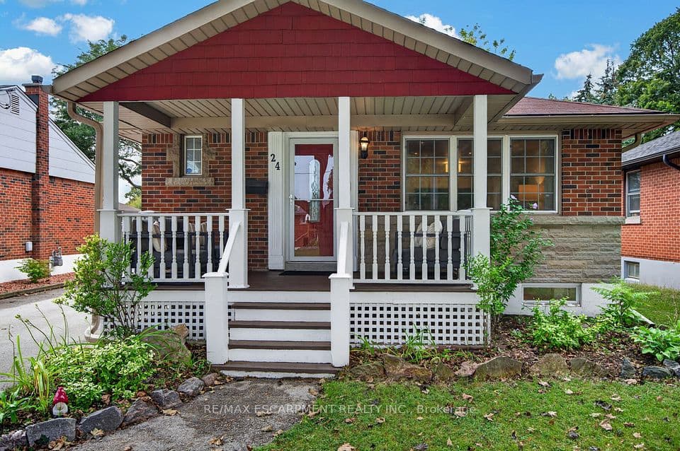 24 Castlefield Drive, Hamilton, ON L8T 3R2 – main photo