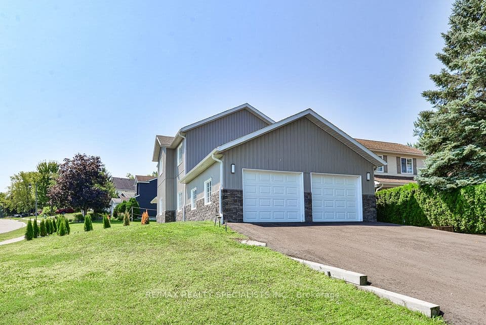 15 Lankin Avenue, Bracebridge, ON P1L 1Y4 – photo 3