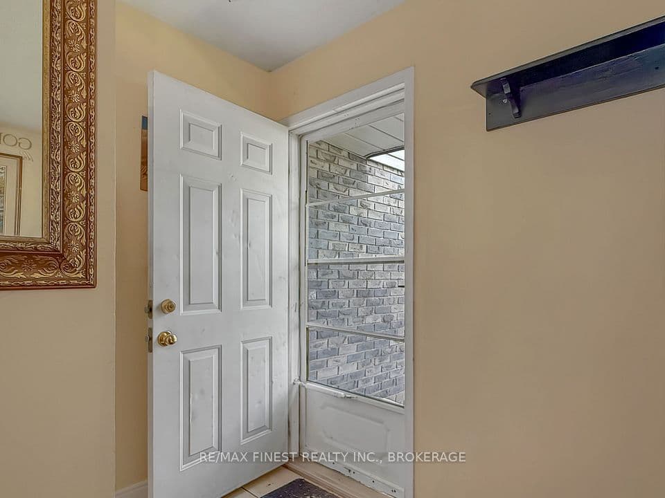 913 Oakview Avenue, Kingston, ON K7M 6V4 – photo 3