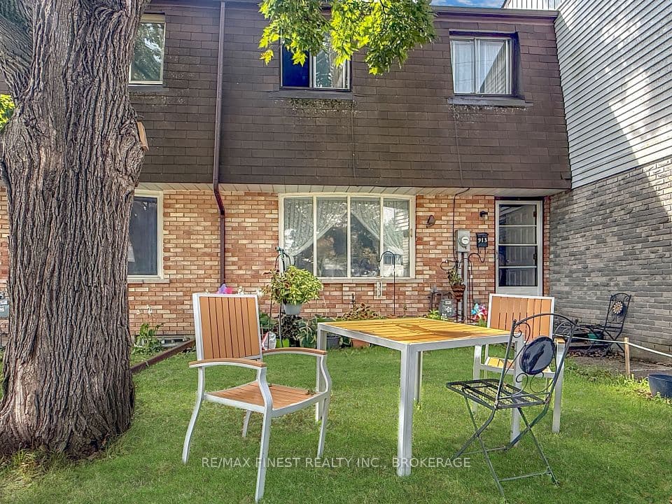 913 Oakview Avenue, Kingston, ON K7M 6V4 – photo 2