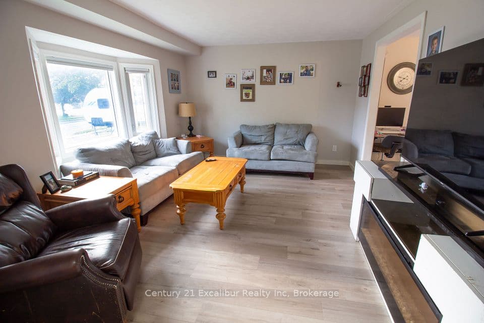 517 Shortreed Avenue, Centre Wellington, ON N1M 3H4 – photo 2