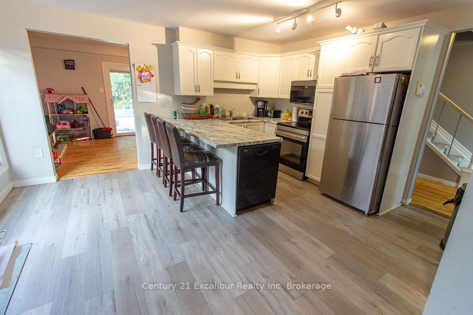 517 Shortreed Avenue, Centre Wellington, ON N1M 3H4 – photo 3