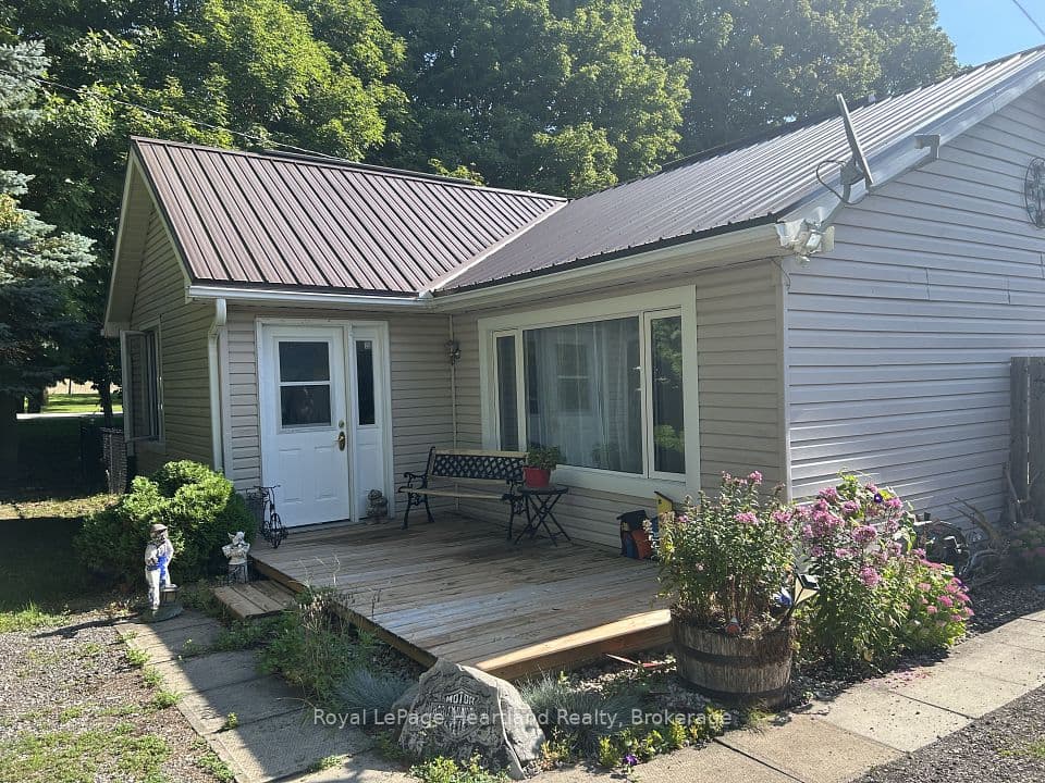 90 Mary Street, North Huron, ON N0G 2W0 – main photo