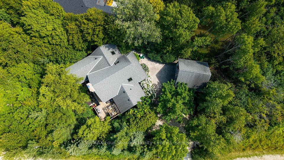 129 Davos Drive, Blue Mountains, ON L9Y 0S9 – photo 2