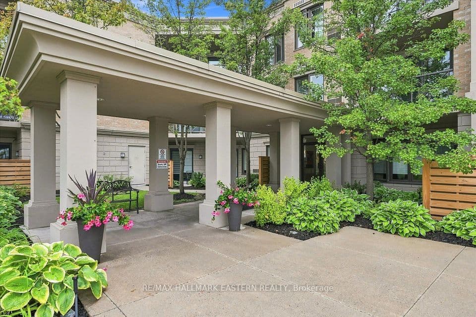 869 Clonsilla Avenue PH16, Peterborough, ON K9J 0B7 – photo 3
