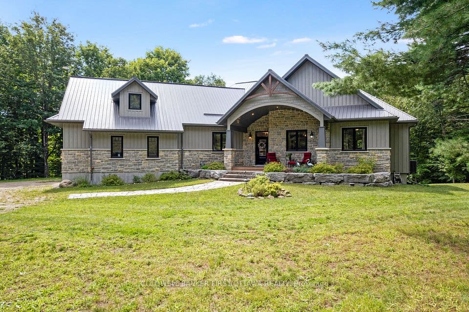 944 McLaren Road, Tay Valley, ON K7H 0C9 – main photo