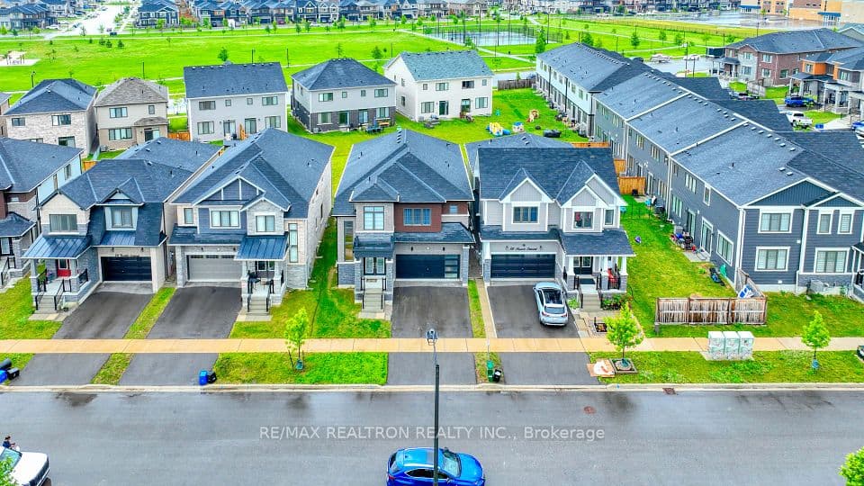 20 Hawick Crescent, Haldimand, ON N3W 0G4 – photo 3