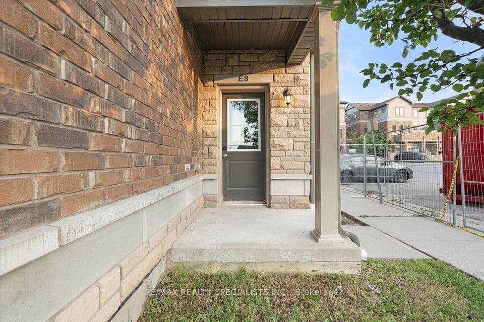 70 Willowrun Drive E8, Kitchener, ON N2A 0J3 – photo 3
