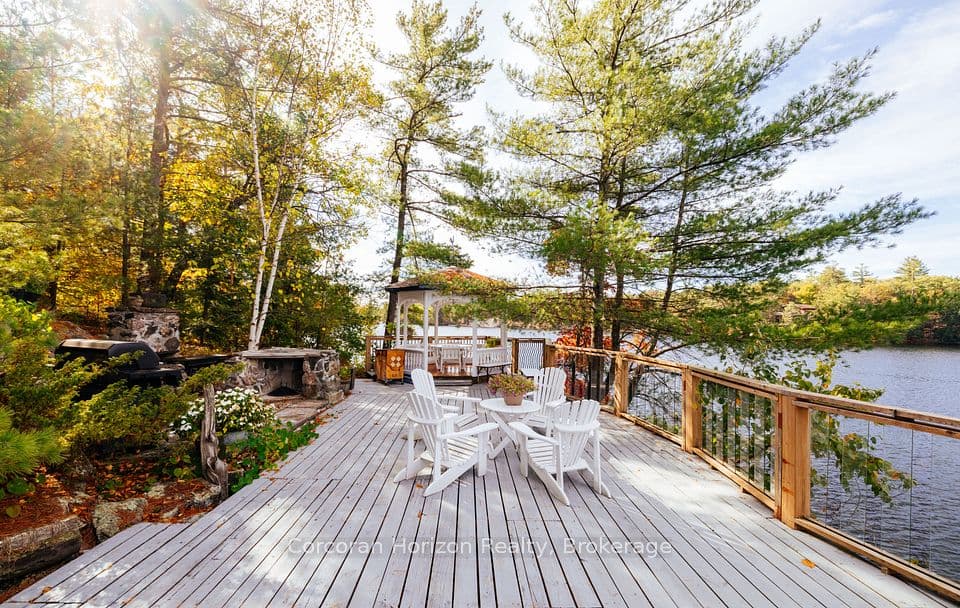 566 Hungry Bay Road W, Georgian Bay, ON L0K 1S0 – main photo