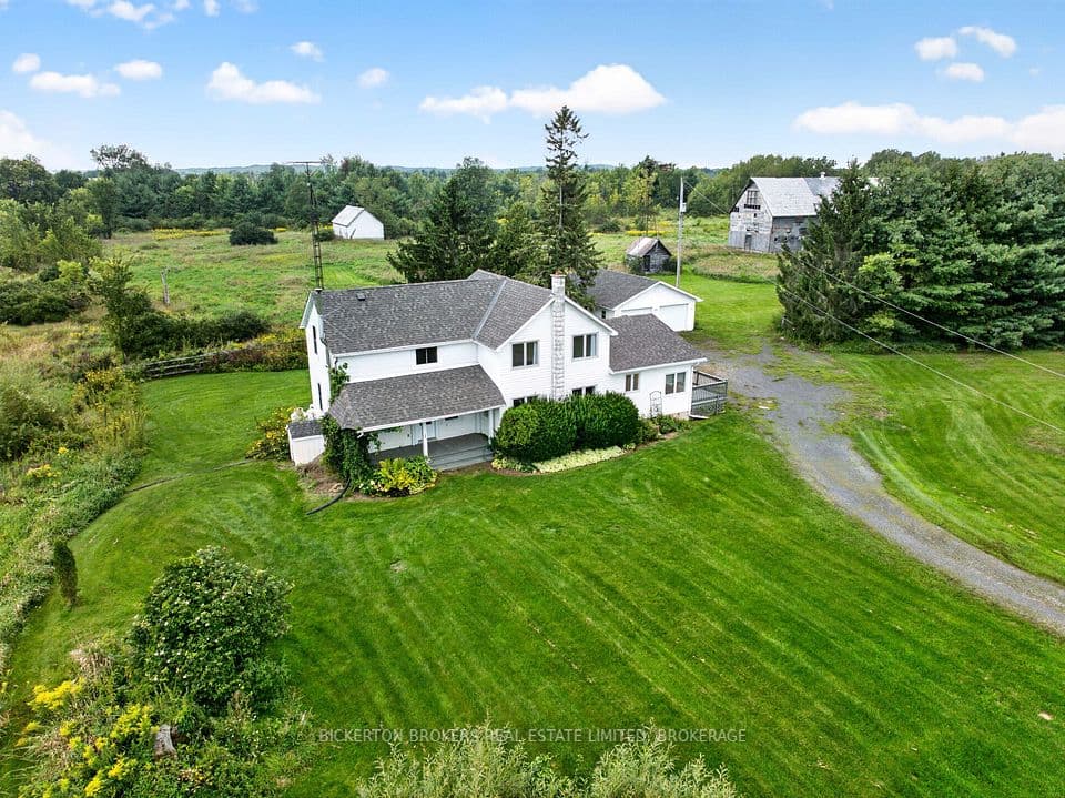 852 Kyes Road, Front of Leeds & Seeleys Bay, ON K0E 1L0 – main photo