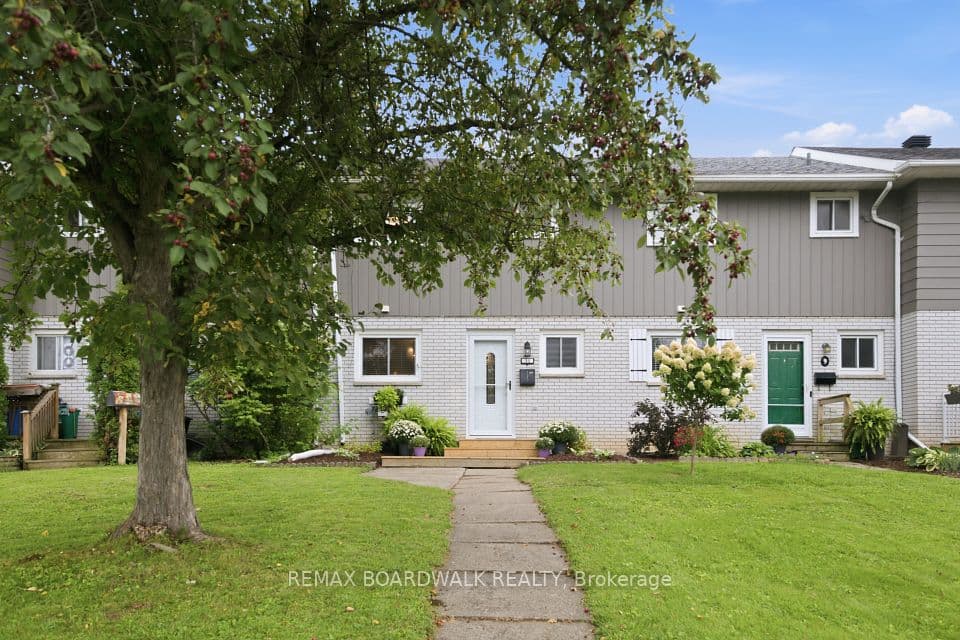11 Maple Avenue, Brockville, ON K6V 1Y3 – main photo