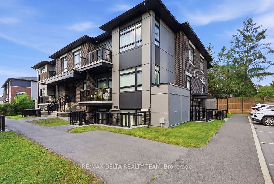 400 C Rolling Meadow Crescent C, Orleans - Convent Glen and Area, ON K1W 0S1 – main photo