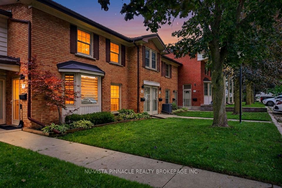 7 Arbour Glen Crescent, London East, ON N5Y 1Z9 – main photo
