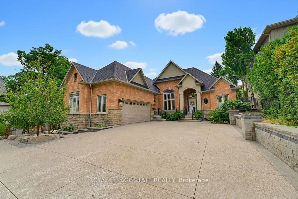 56 Academy Street, Hamilton, ON L9G 2Y1 – main photo