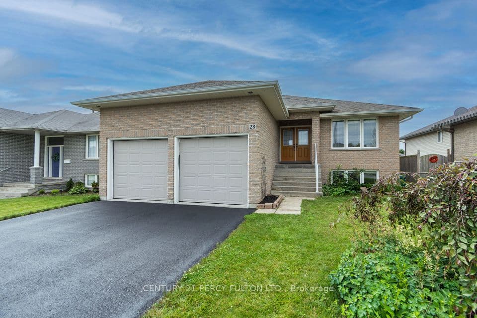 28 Freedom Crescent, Quinte West, ON K8V 0C1 – main photo