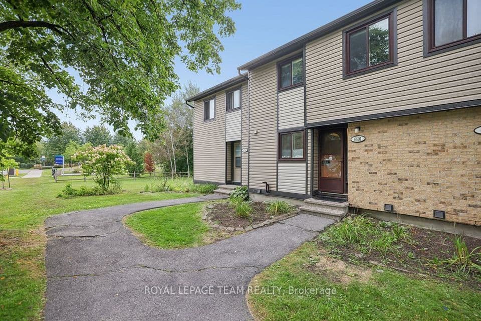 6801 Bilberry Drive, Orleans - Convent Glen and Area, ON K1C 2E8 – photo 3
