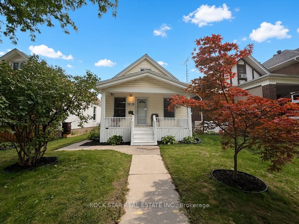 1211 Lincoln Road, Windsor, ON N8Y 2H9 – main photo