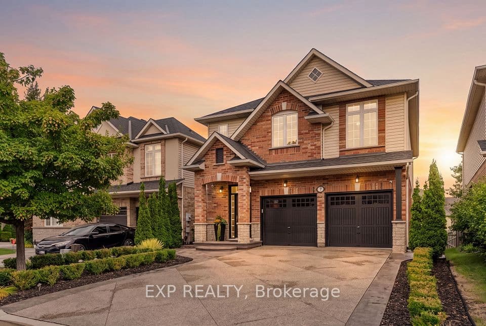 7 Seacove Court, Hamilton, ON L8E 0B3 – main photo