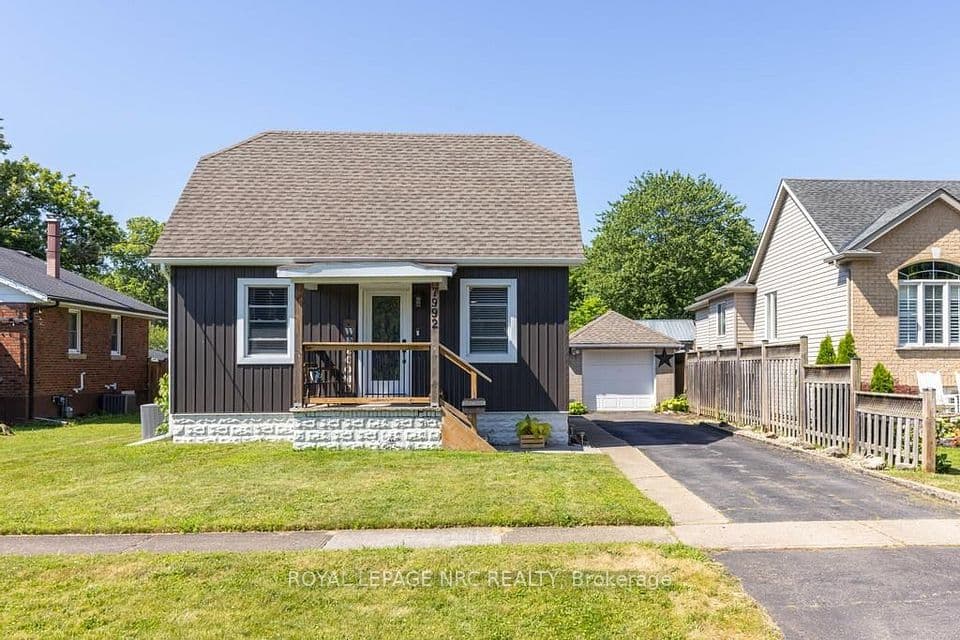 7992 Peter Street, Niagara Falls, ON L2G 6S9 – main photo
