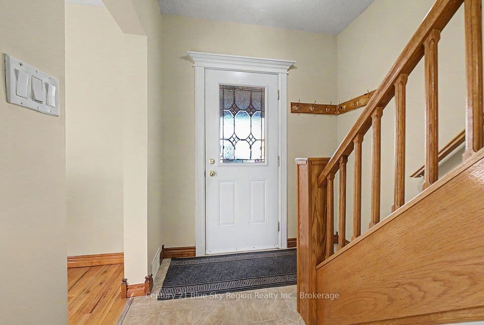 496 First Avenue E, North Bay, ON P1B 1K3 – photo 2