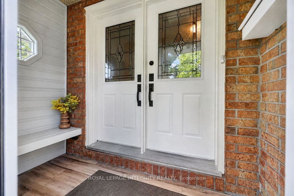 1398 Hayes Street, Orleans - Cumberland and Area, ON K1E 3M3 – photo 3