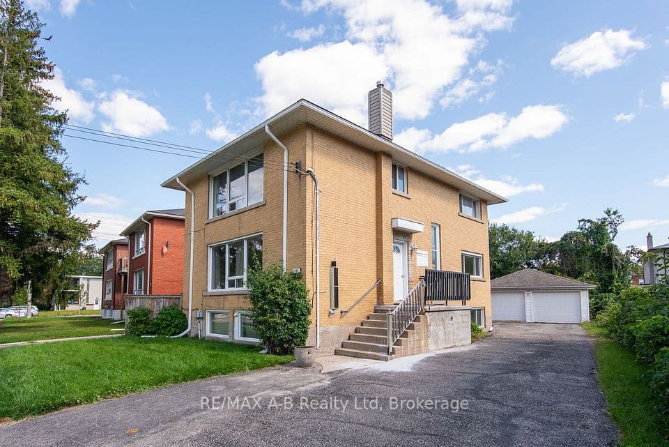 727 FREDERICK Street, Kitchener, ON N2B 2B3 – main photo