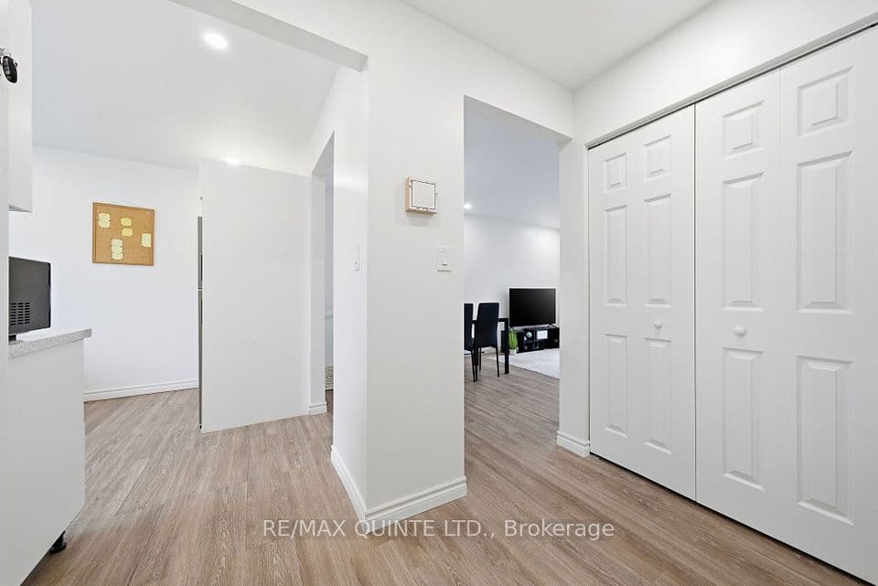 99 Dunnett Boulevard 2, Belleville, ON K8P 4M7 – photo 3