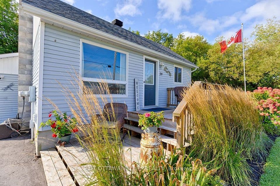 39 Creek Street, Whitewater Region, ON K0J 2L0 – photo 2