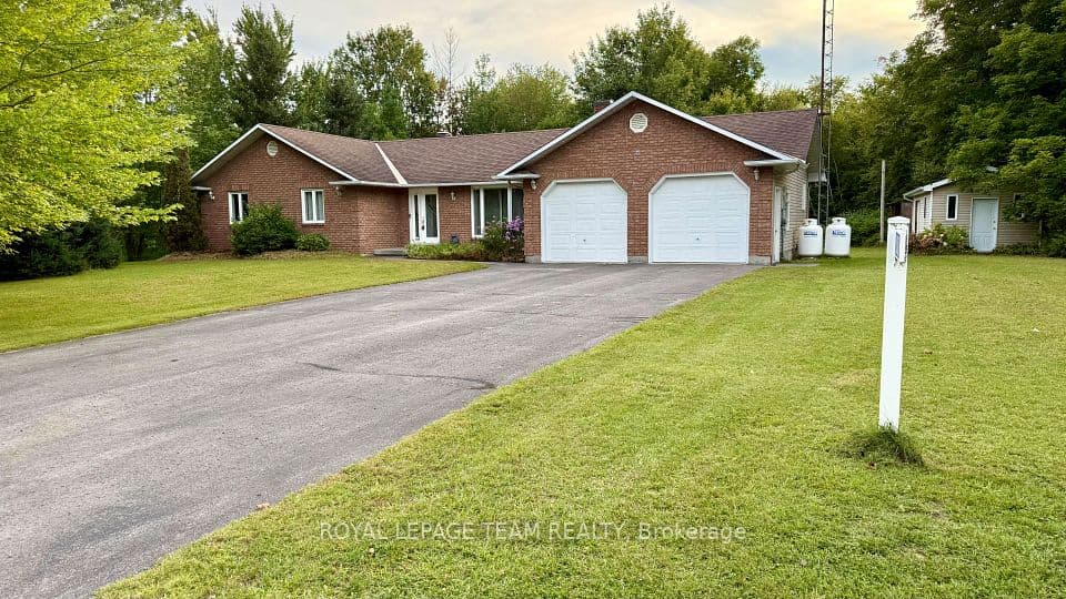 2506 Rollin Road, Clarence-Rockland, ON K0A 3N0 – main photo