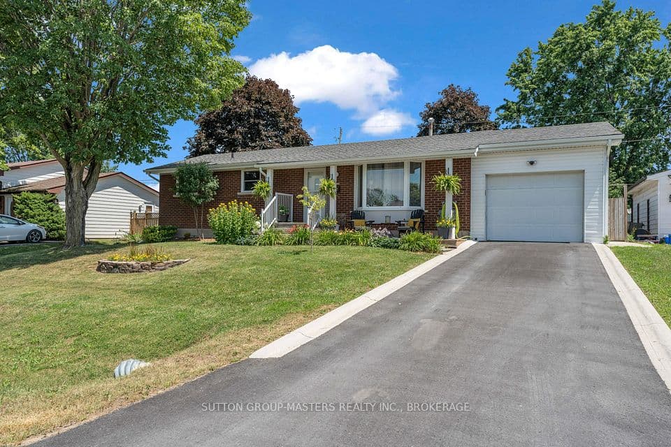 11 Chesterfield Drive, Loyalist, ON K7N 1M3 – photo 2