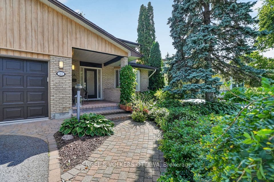 22 Lynhurst Avenue, Billings Bridge - Riverside Park and Area, ON K1V 9W7 – photo 2