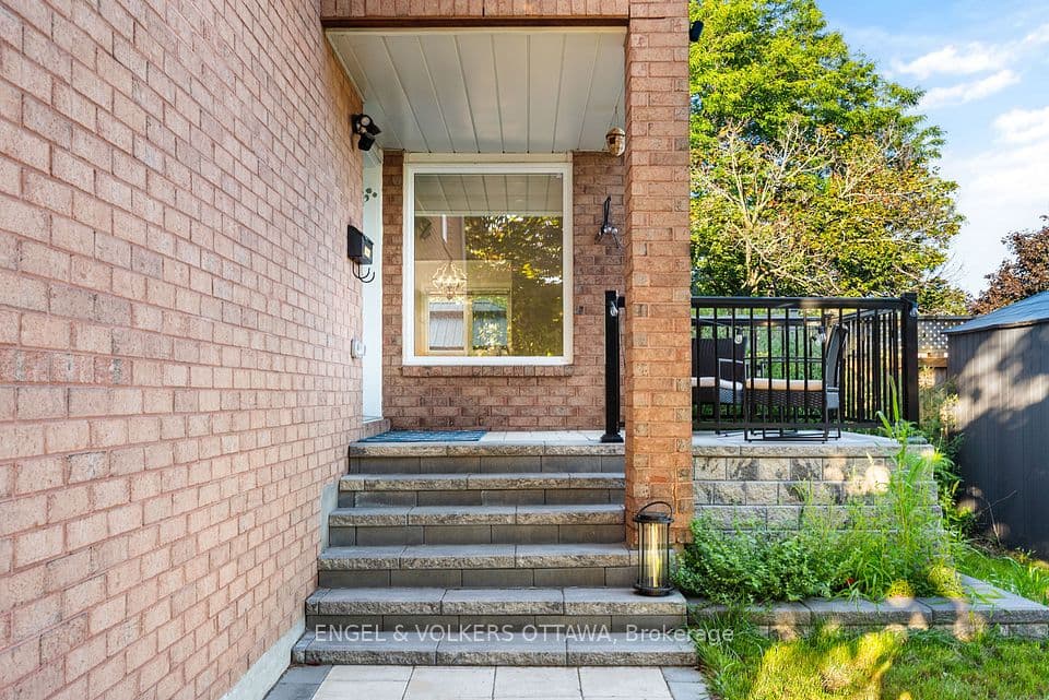 6529 Tooney Drive, Orleans - Convent Glen and Area, ON K1C 7G9 – photo 2