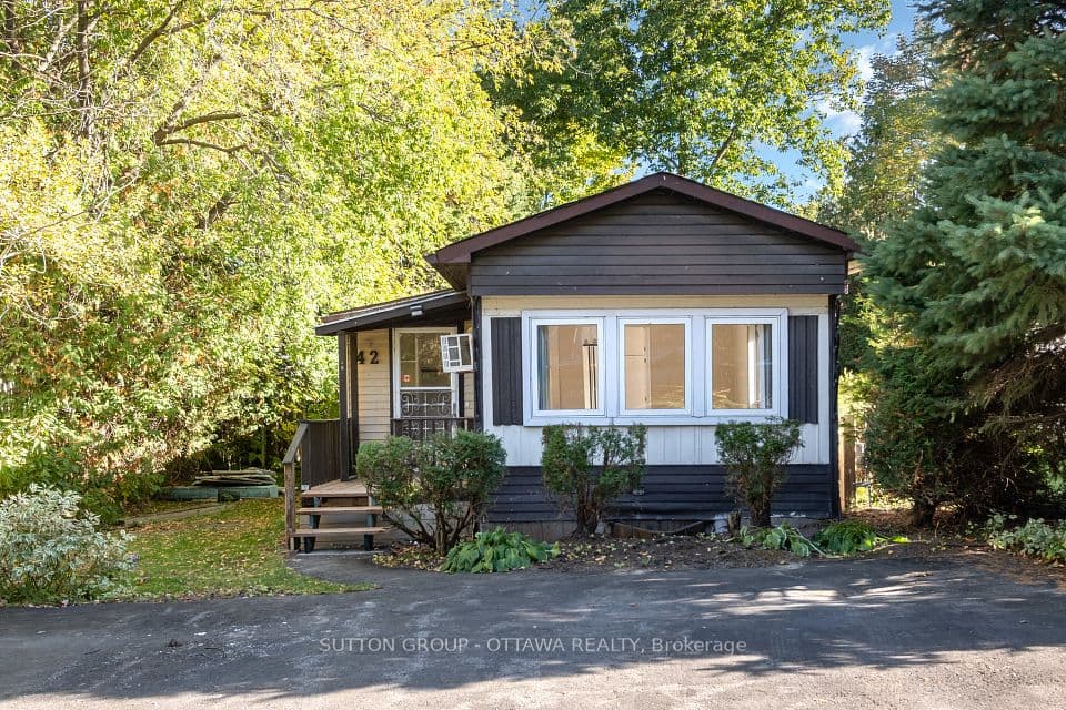 7481 MITCH OWENS Road 42, Leitrim, ON K1G 3N4 – main photo
