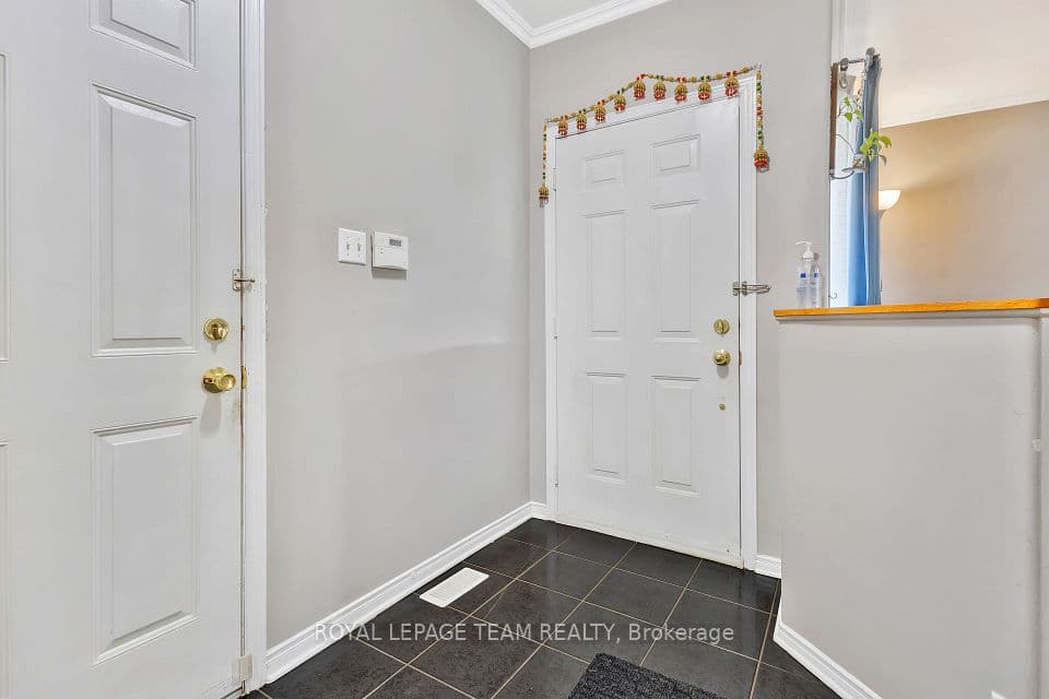36 Saffron Court, Barrhaven, ON K2J 4R7 – photo 3