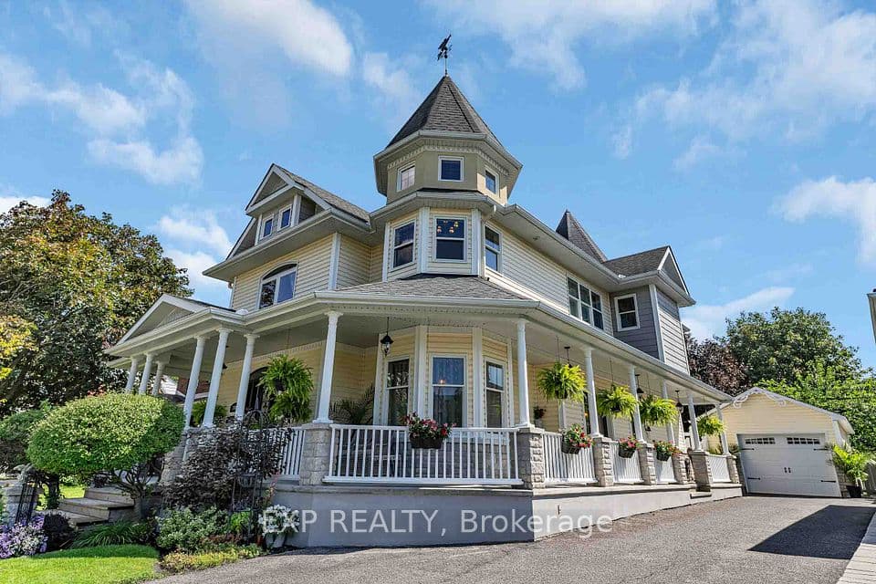 1388 Emerald Gate Avenue, Blossom Park - Airport and Area, ON K1T 1C7 – main photo