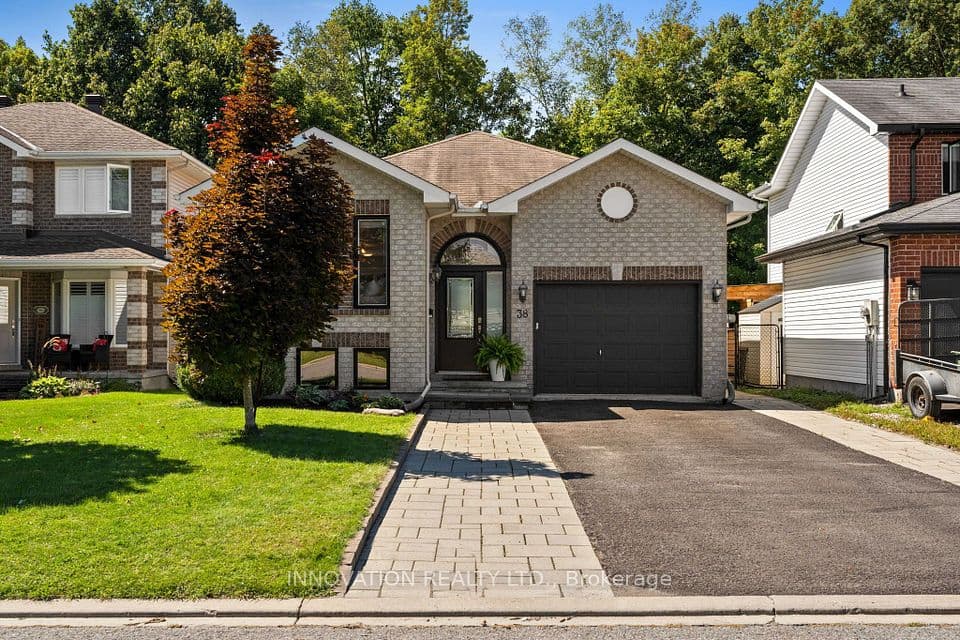 38 Steggall Crescent, Stittsville - Munster - Richmond, ON K2S 1S4 – main photo
