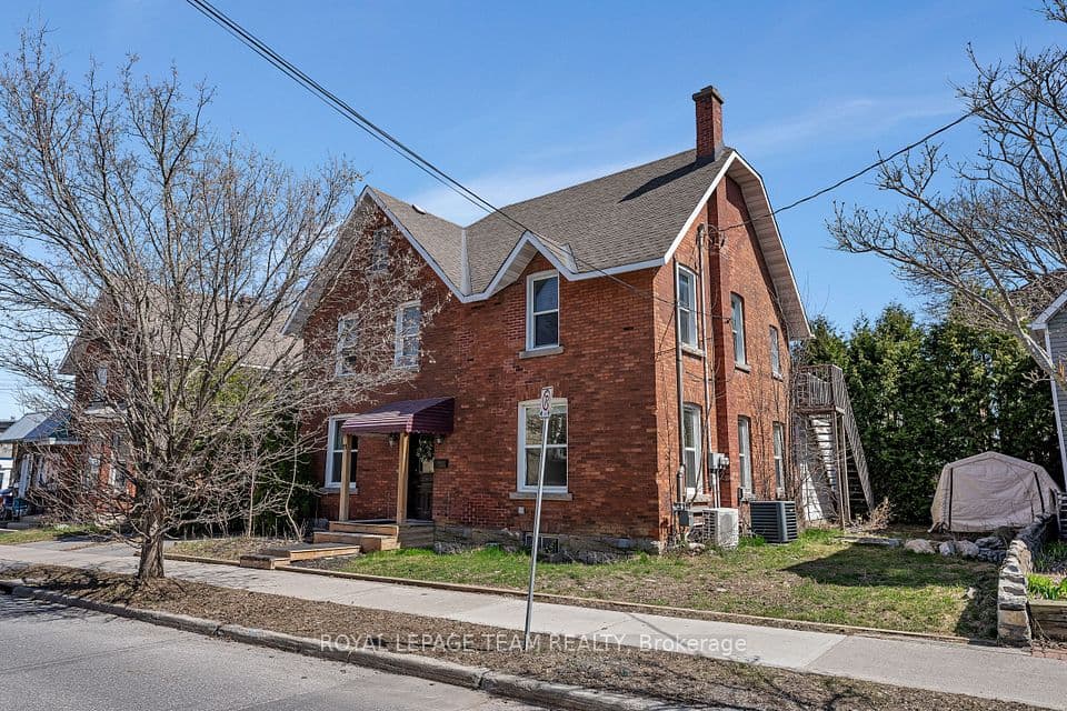 11 Sherbrooke Avenue, West Centre Town, ON K1Y 1R8 – photo 2