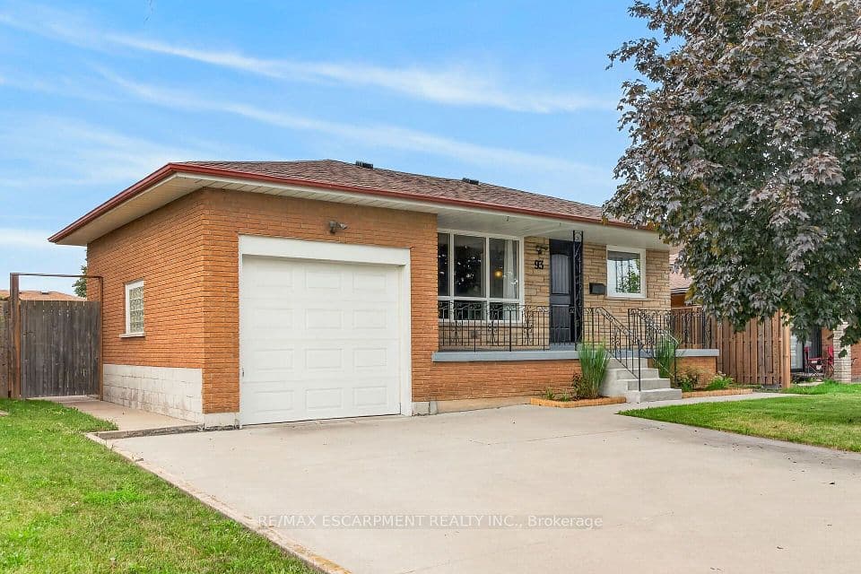 93 Nugent Drive, Hamilton, ON L8H 2N1 – main photo