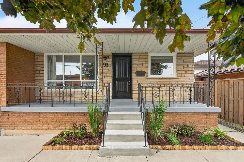 93 Nugent Drive, Hamilton, ON L8H 2N1 – photo 2
