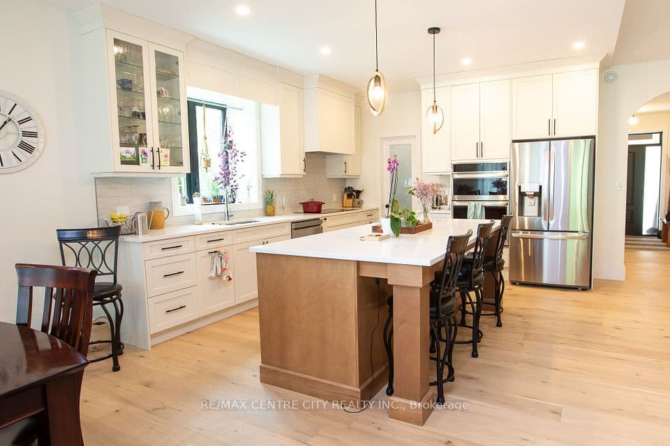 273 Foxborough Place, Thames Centre, ON N0M 2P0 – photo 3