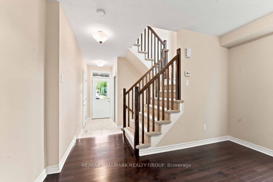 387 Sweet Grass Circle, Barrhaven, ON K2J 5W9 – photo 2