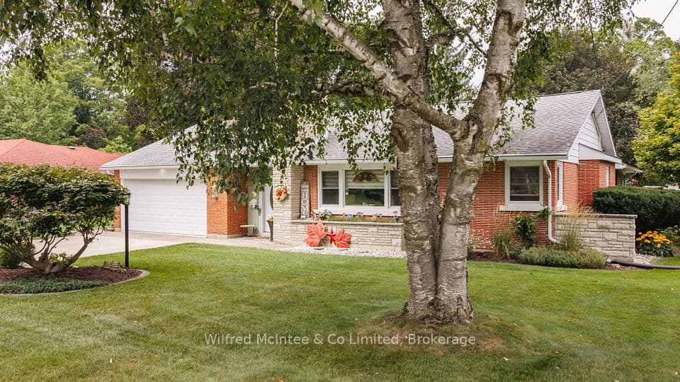 31 Johnstone Boulevard, Brockton, ON N0G 2V0 – photo 2
