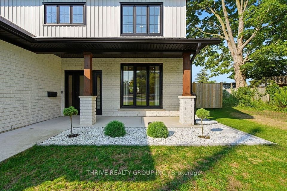 18 McNab Street, Strathroy-Caradoc, ON N7G 2E9 – photo 2
