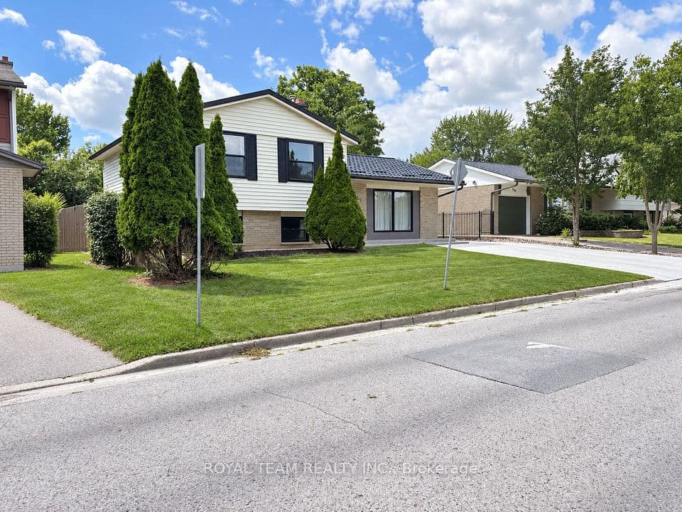 653 Steeplechase Drive, London South, ON N6J 3P3 – main photo