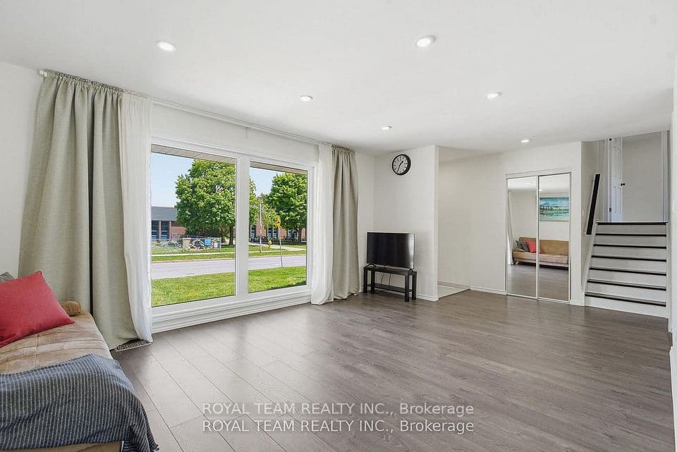 653 Steeplechase Drive, London South, ON N6J 3P3 – photo 3