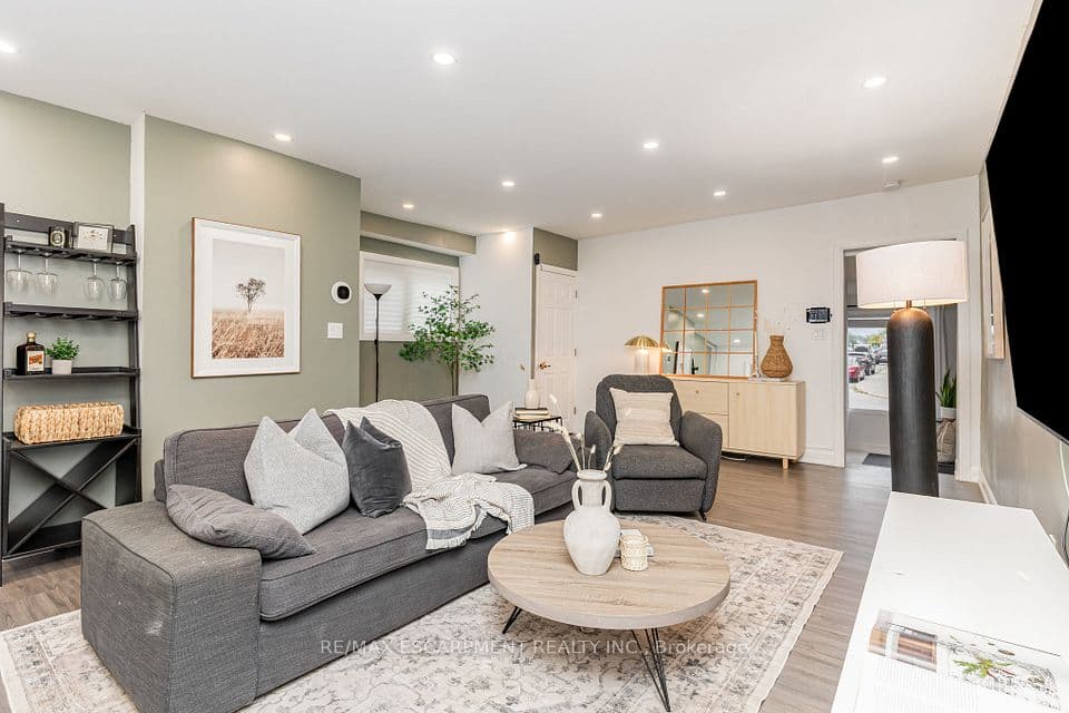4 Robins Avenue, Hamilton, ON L8H 4M6 – photo 3