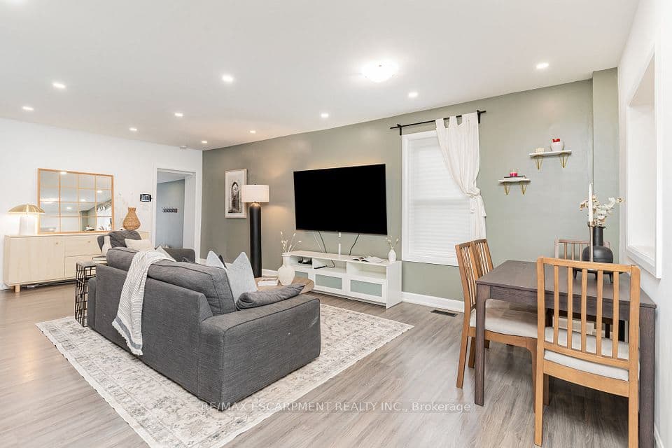 4 Robins Avenue, Hamilton, ON L8H 4M6 – photo 2