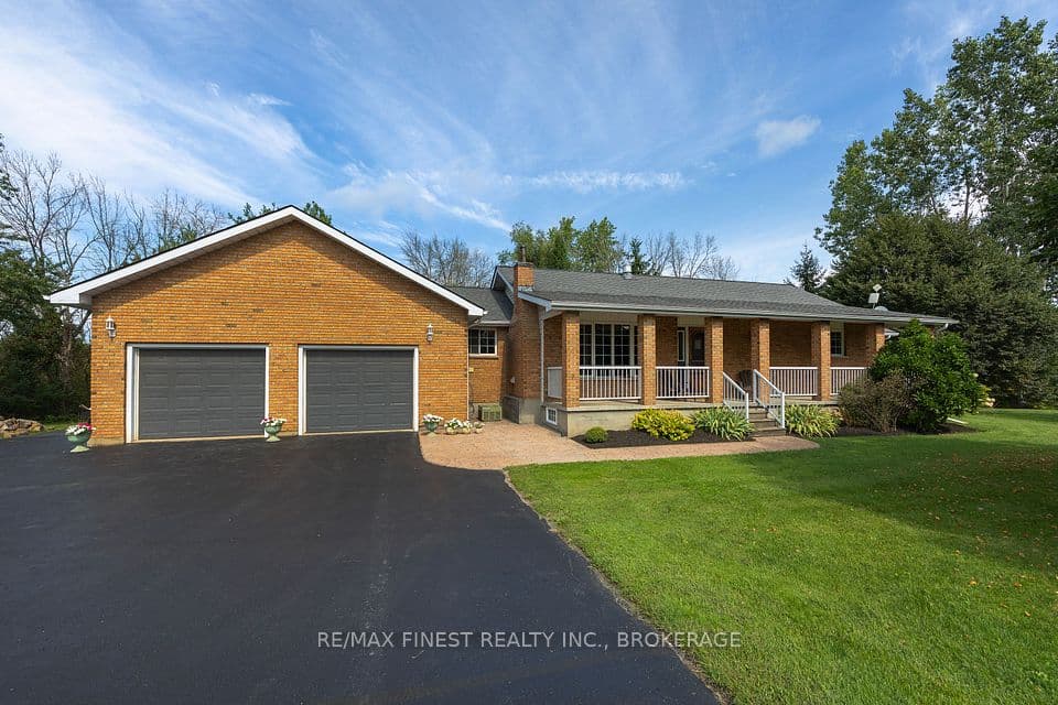 995 Bridge Street W, Greater Napanee, ON K7R 3L1 – main photo