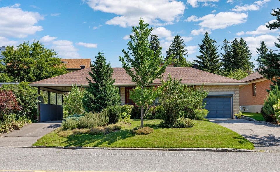 811 Iroquois Road, McKellar Heights - Glabar Park and Area, ON K2A 3N3 – main photo