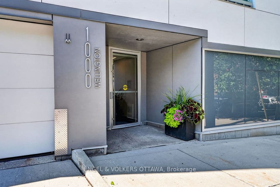 1000 Wellington Street W 403, West Centre Town, ON K1Y 2X9 – photo 2